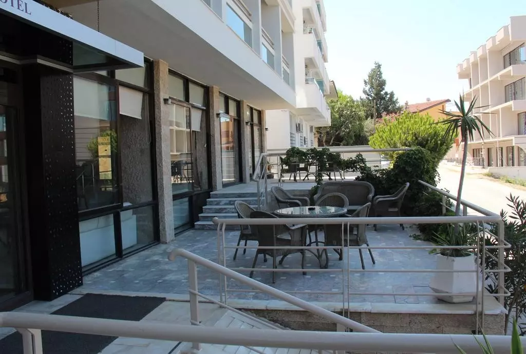 hotel esat kusadasi_shabavizparvaz_04.jpg